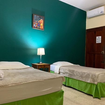 Hostal Fachente León Extérieur photo