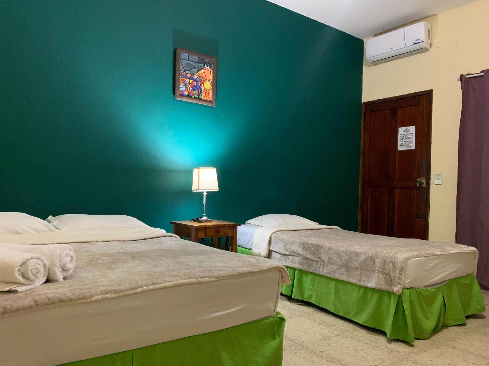 Hostal Fachente León Extérieur photo