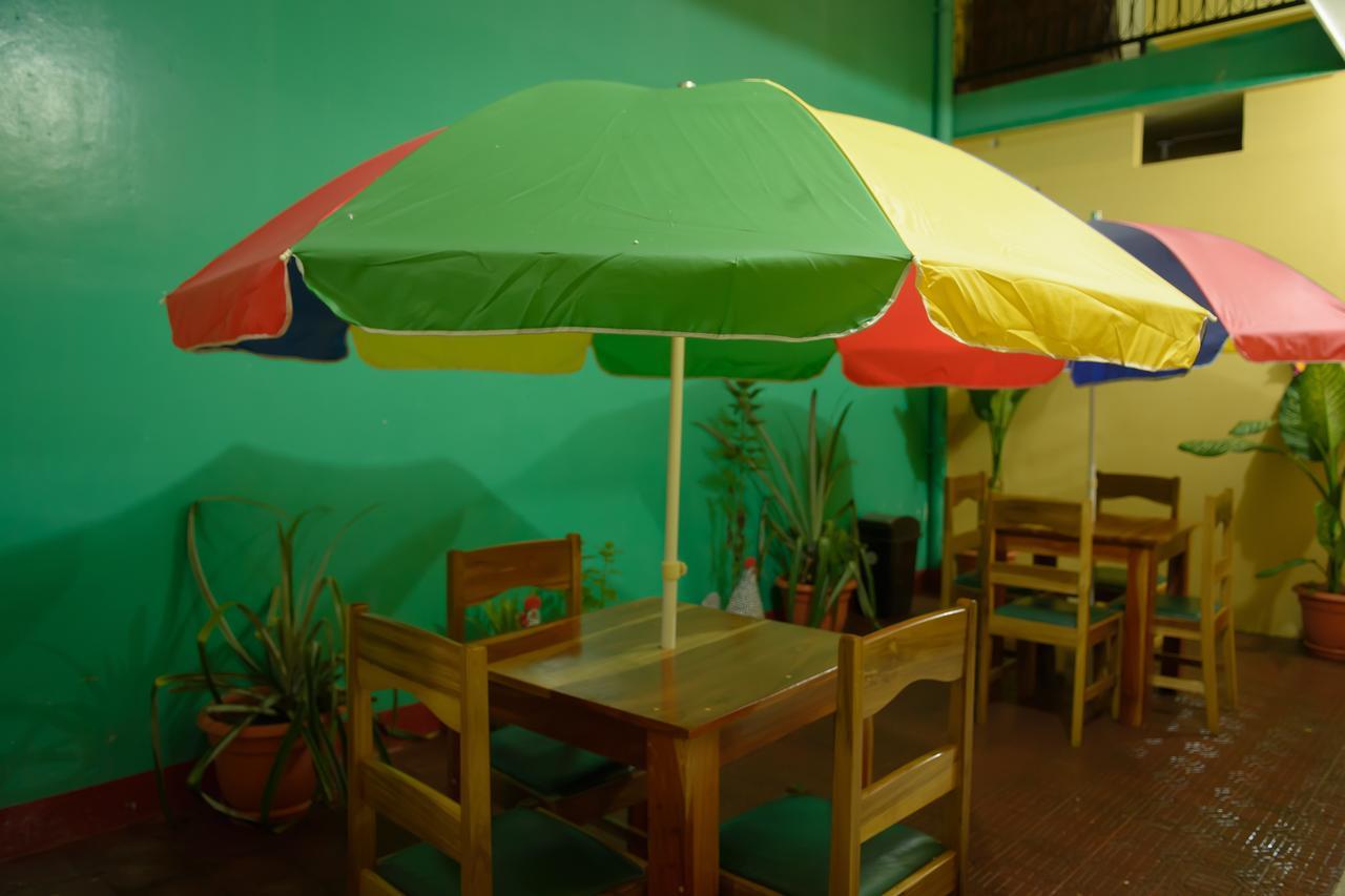 Hostal Fachente León Extérieur photo