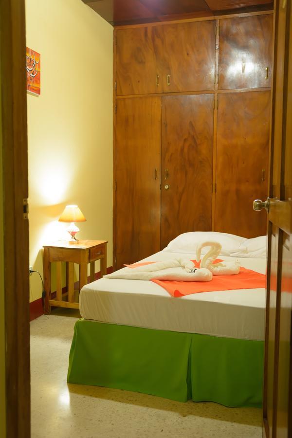 Hostal Fachente León Extérieur photo
