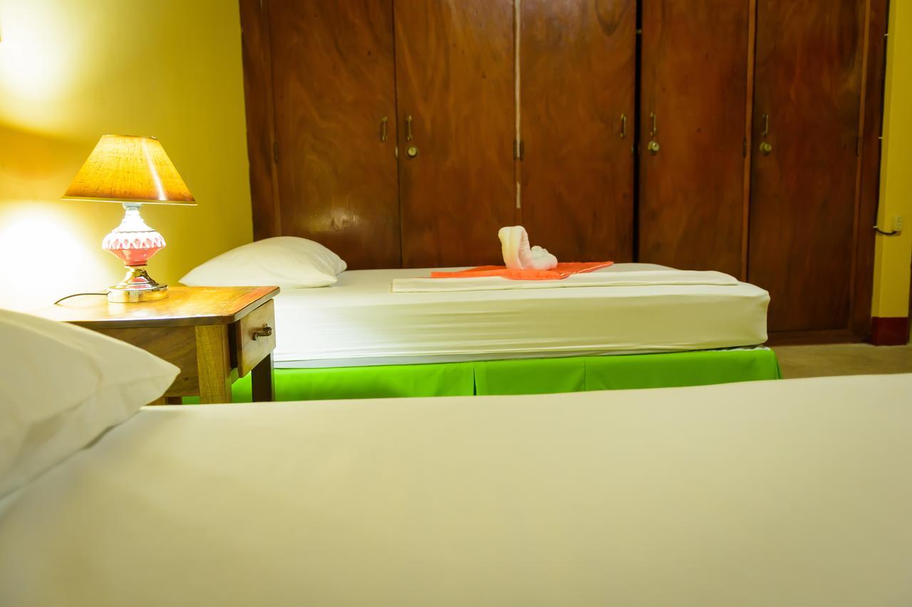 Hostal Fachente León Extérieur photo