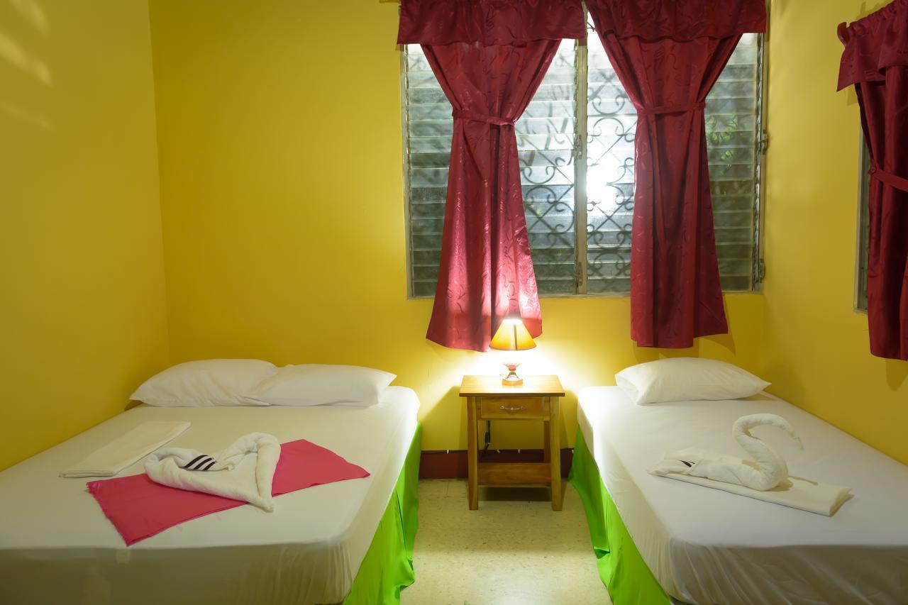 Hostal Fachente León Extérieur photo