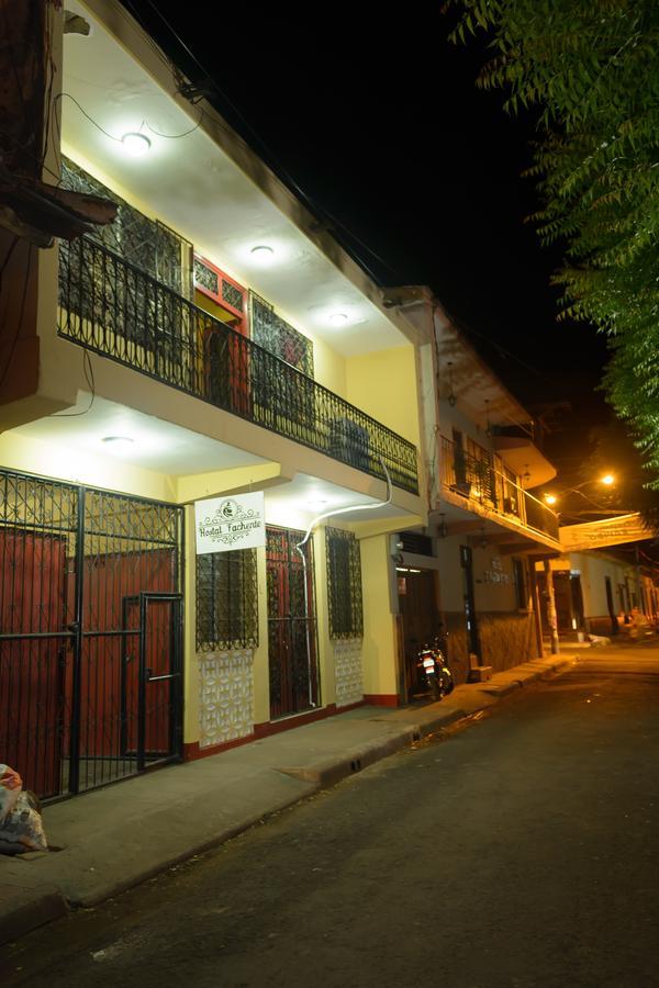 Hostal Fachente León Extérieur photo